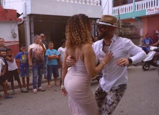 Ataca y La Alemana, bachata show sulle note di Volvió del Grupo Extra ataca y la alemana volvio